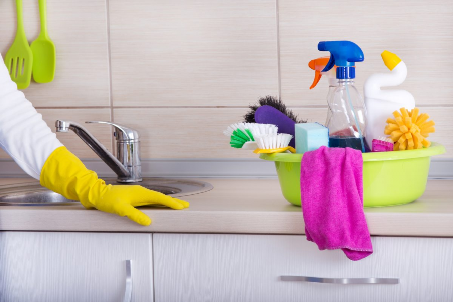 Уборка квартиры мытье. Уборка квартир. Уборка кухни. Клининг кухни. Чистота в комнате.